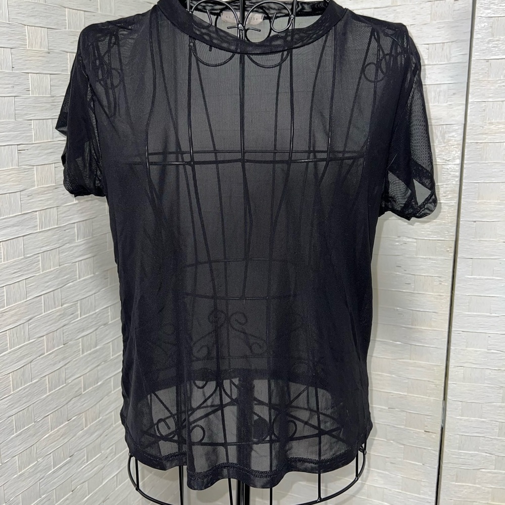 Mesh black top